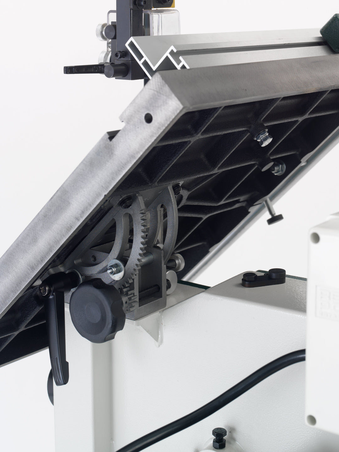 Mesa y trunnion inclinados